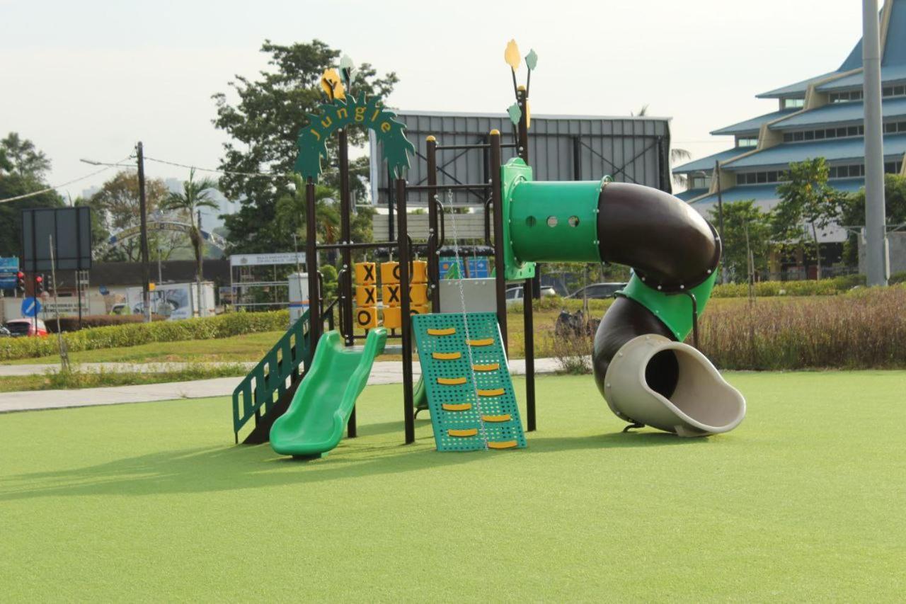 Hotel Ghazrin's Garuda 4*