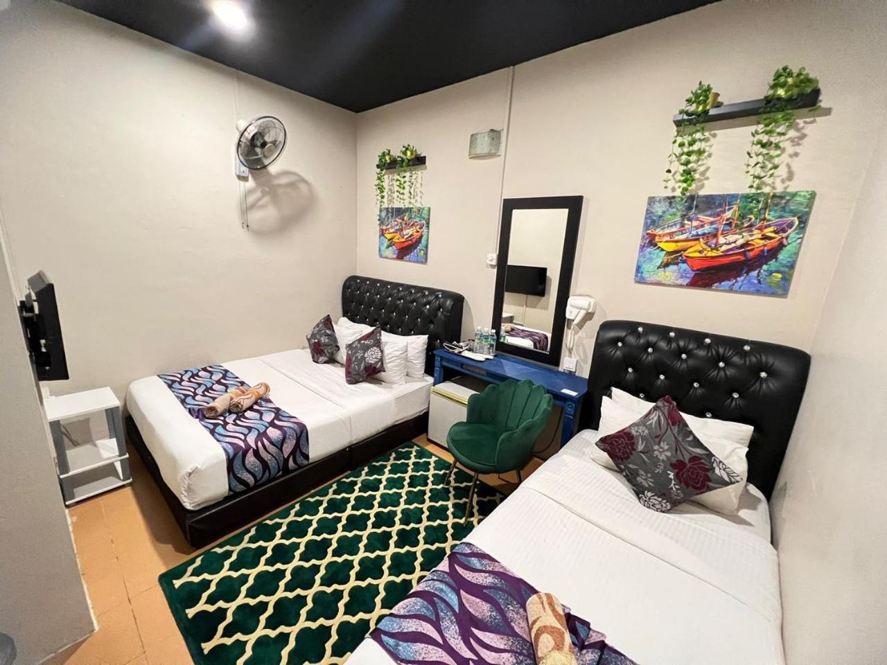 Ghazrin's Garuda Hotel 4*